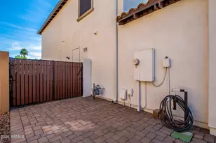 2075 E Honeysuckle Pl, Chandler, AZ 85286 - Photo 2
