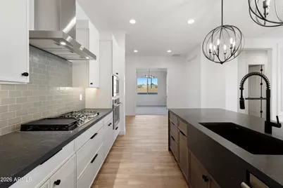 7379 W Lisbon Lane, Peoria, AZ 85381 - Photo 8