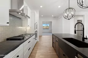 7379 W Lisbon Ln, Peoria, AZ 85381 - Photo 8
