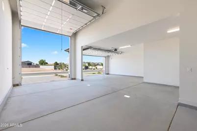 7379 W Lisbon Lane, Peoria, AZ 85381 - Photo 2