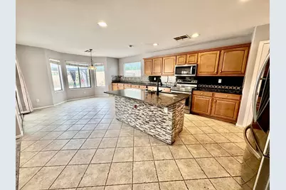 10502 W Edgemont Drive, Avondale, AZ 85392 - Photo 8