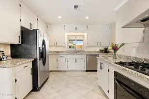 864 W Tulsa St, Chandler, AZ 85225 - Photo 4