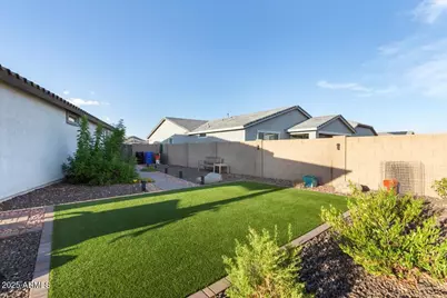 18879 W Cholla Street, Surprise, AZ 85388 - Photo 30