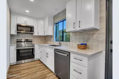 3501 N 64th Street #Unit 18, Scottsdale, AZ 85251 - Photo 4