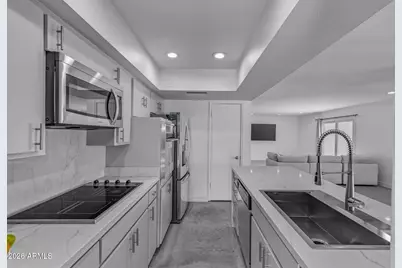 10660 N 44th Court, Phoenix, AZ 85028 - Photo 14