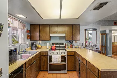 3212 W Sahuaro Drive, Phoenix, AZ 85029 - Photo 12