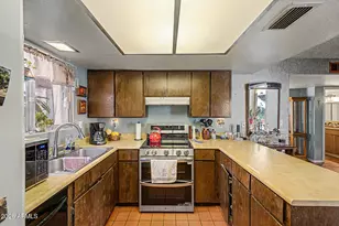 3212 W Sahuaro Dr, Phoenix, AZ 85029 - Photo 12