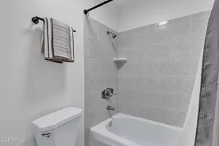 5525 E Thomas Rd, Phoenix, AZ 85018 - Photo 14