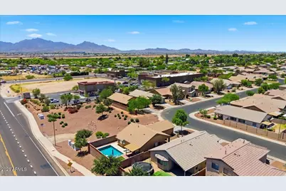 2621 S 107th Drive, Avondale, AZ 85323 - Photo 8
