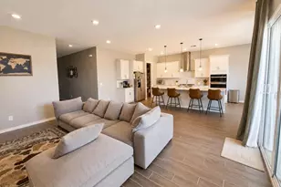 17622 W Mariposa Dr, Goodyear, AZ 85395 - Photo 2