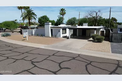 3632 E Sunnyside Drive, Phoenix, AZ 85028 - Photo 2