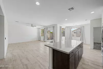 6952 W Golden Lane, Peoria, AZ 85345 - Photo 8