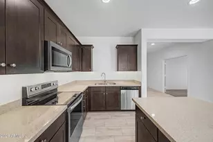 6952 W Golden Ln, Peoria, AZ 85345 - Photo 18