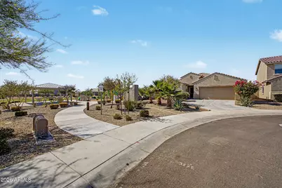 6952 W Golden Lane, Peoria, AZ 85345 - Photo 2