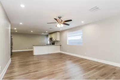 2321 W Mobile Lane, Phoenix, AZ 85041 - Photo 4