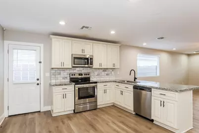 2321 W Mobile Lane, Phoenix, AZ 85041 - Photo 6