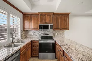 11666 N 28th Dr, Phoenix, AZ 85029 - Photo 10