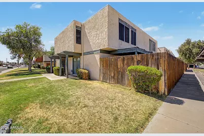6048 W Golden Lane, Glendale, AZ 85302 - Photo 2