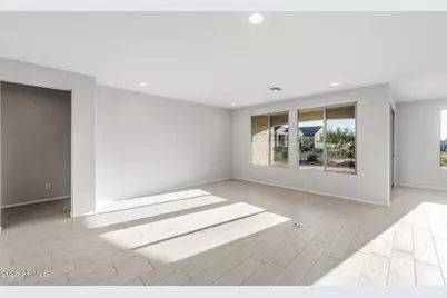 18768 N 268th Drive, Buckeye, AZ 85396 - Photo 8