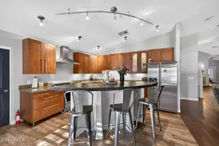 2830 W Harvest Groves Ln, Phoenix, AZ 85041 - Photo 12
