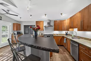 2830 W Harvest Groves Ln, Phoenix, AZ 85041 - Photo 14