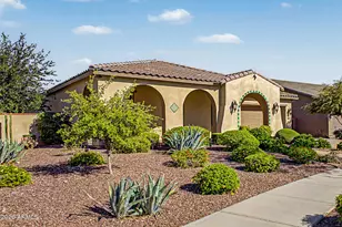 2261 N Beverly Pl, Buckeye, AZ 85396 - Photo 8