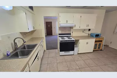 10806 N 110th Drive, Sun City, AZ 85351 - Photo 4