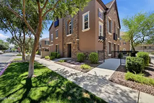 2774 S Balsam Dr, Gilbert, AZ 85295 - Photo 2