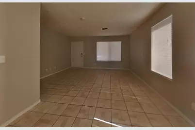 4127 W Solar Drive, Phoenix, AZ 85051 - Photo 4