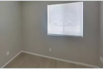 10921 W Turney Avenue, Phoenix, AZ 85037 - Photo 10