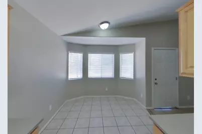 10221 N 87th Lane, Peoria, AZ 85345 - Photo 4