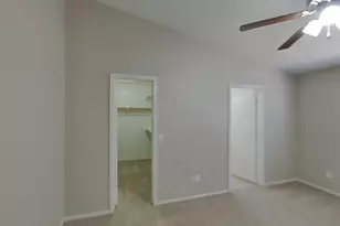 10221 N 87th Ln, Peoria, AZ 85345 - Photo 6