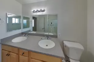 10221 N 87th Ln, Peoria, AZ 85345 - Photo 8