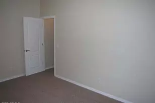 609 E Pearce Rd, Phoenix, AZ 85042 - Photo 8