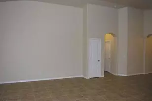 609 E Pearce Rd, Phoenix, AZ 85042 - Photo 22