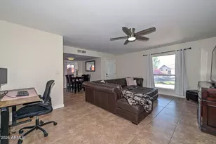 202 E Betty Elyse Ln, Phoenix, AZ 85022 - Photo 10
