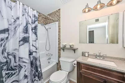 202 E Betty Elyse Lane, Phoenix, AZ 85022 - Photo 20