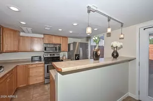 202 E Betty Elyse Ln, Phoenix, AZ 85022 - Photo 4