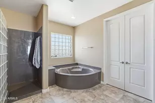 8638 W Briles Rd, Peoria, AZ 85383 - Photo 34