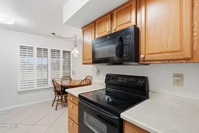 18027 N 134 Avenue, Sun City West, AZ 85375 - Photo 10