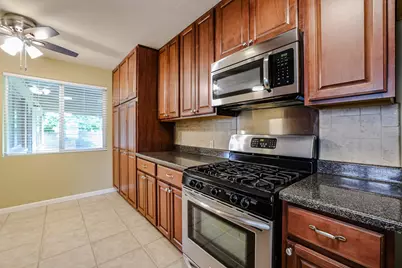 1005 E Cavalier Drive, Phoenix, AZ 85014 - Photo 8