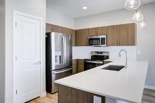 6326 S 47th Dr, Phoenix, AZ 85339 - Photo 4