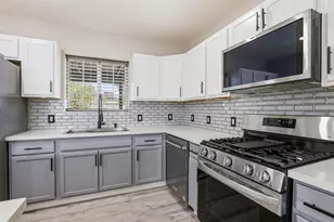 2022 N 40th St, Phoenix, AZ 85008 - Photo 8