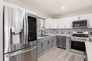 2022 N 40th St, Phoenix, AZ 85008 - Photo 14
