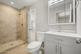 808 E Desert Dr N, Phoenix, AZ 85042 - Photo 6