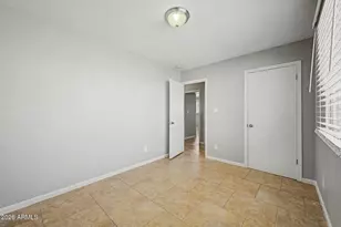 808 E Desert Dr N, Phoenix, AZ 85042 - Photo 10