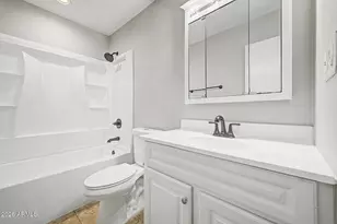 808 E Desert Dr N, Phoenix, AZ 85042 - Photo 8