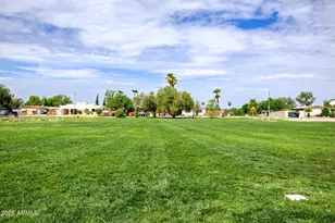 233 E Michelle Dr, Phoenix, AZ 85022 - Photo 38