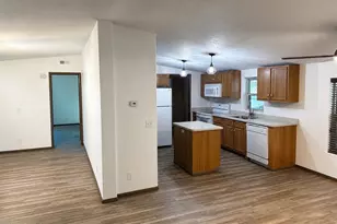 233 E Michelle Dr, Phoenix, AZ 85022 - Photo 2