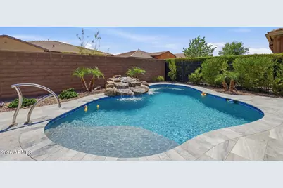 121 E Alcatara Avenue, Queen Creek, AZ 85140 - Photo 2